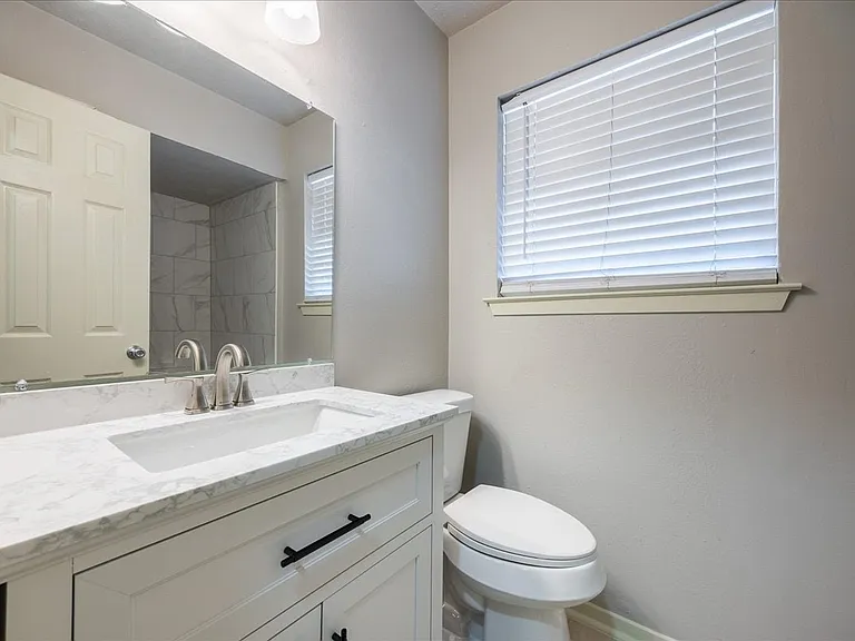 1313 E Sherman Dr — Photo 6