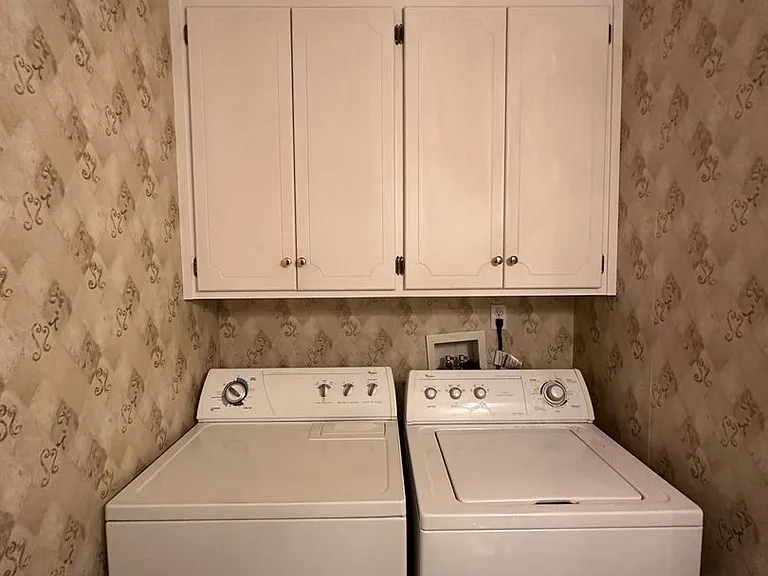 105 S Springview Dr — Photo 5