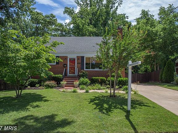 2nd image of 3915 Carolyn Ave
