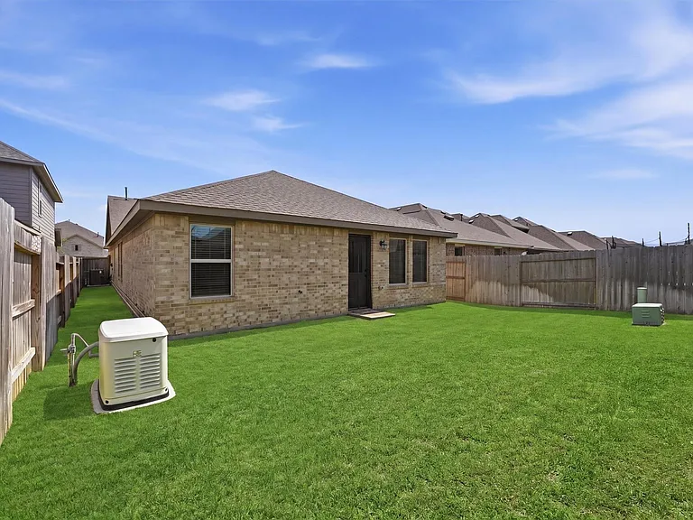 22238 Palladium Dr — Photo 26