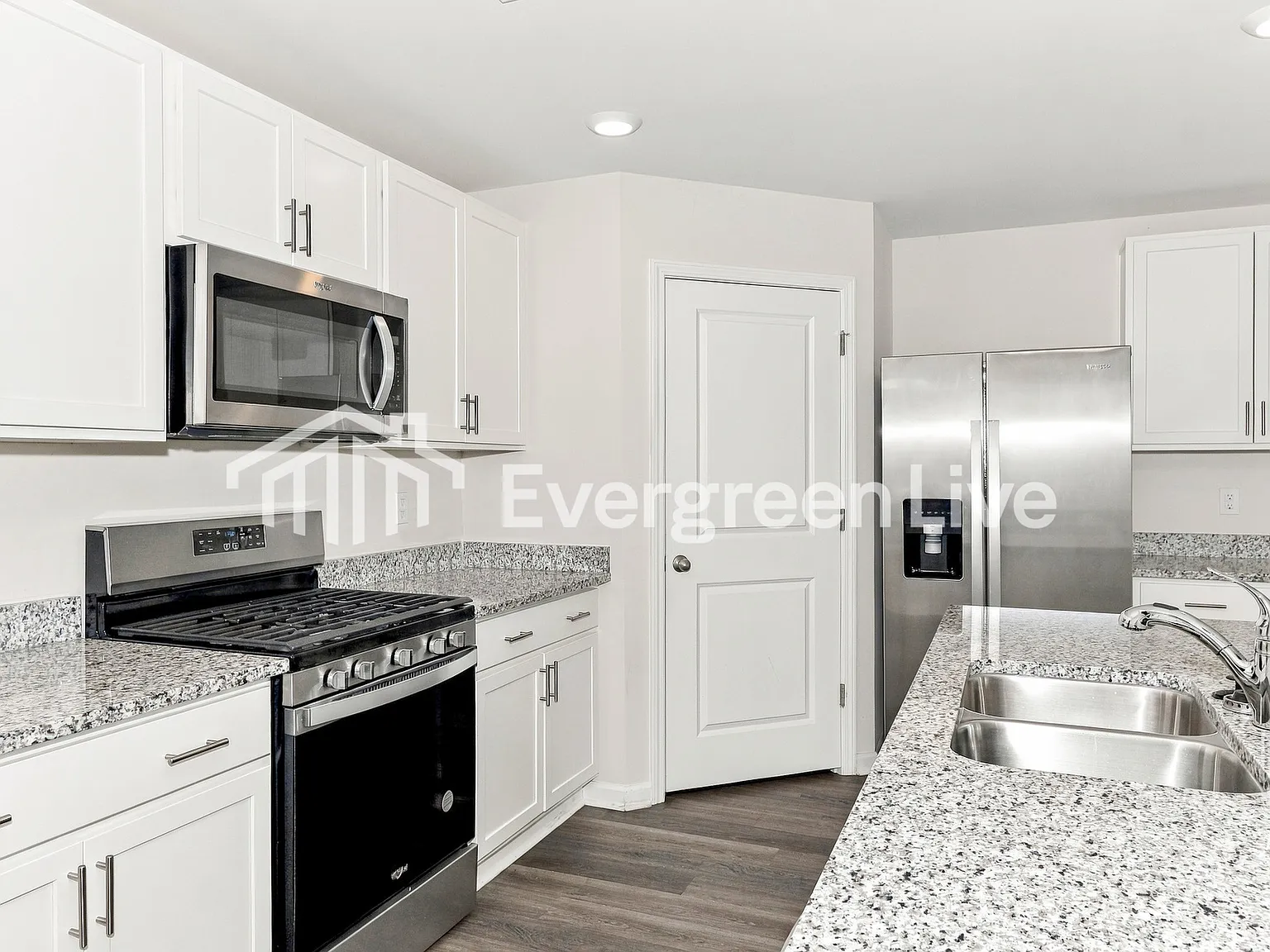 4 bed, 2.0 bath, 1774 sqft, $2,145 — Photo 4