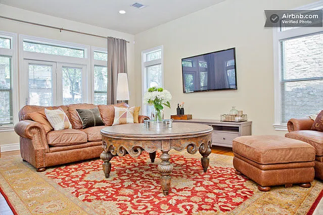 Available August: Upscale 4 Bed/2.5 Bath Home In North Campus Just North Of Ut — Photo 2