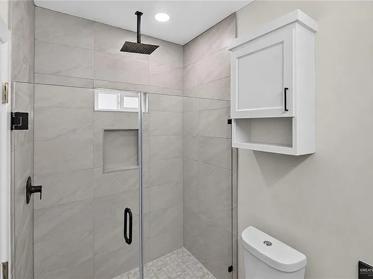1215 S Woodland Dr #1 — Photo 9
