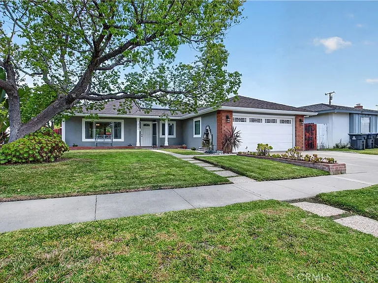 2730 S Poplar St — Photo 26