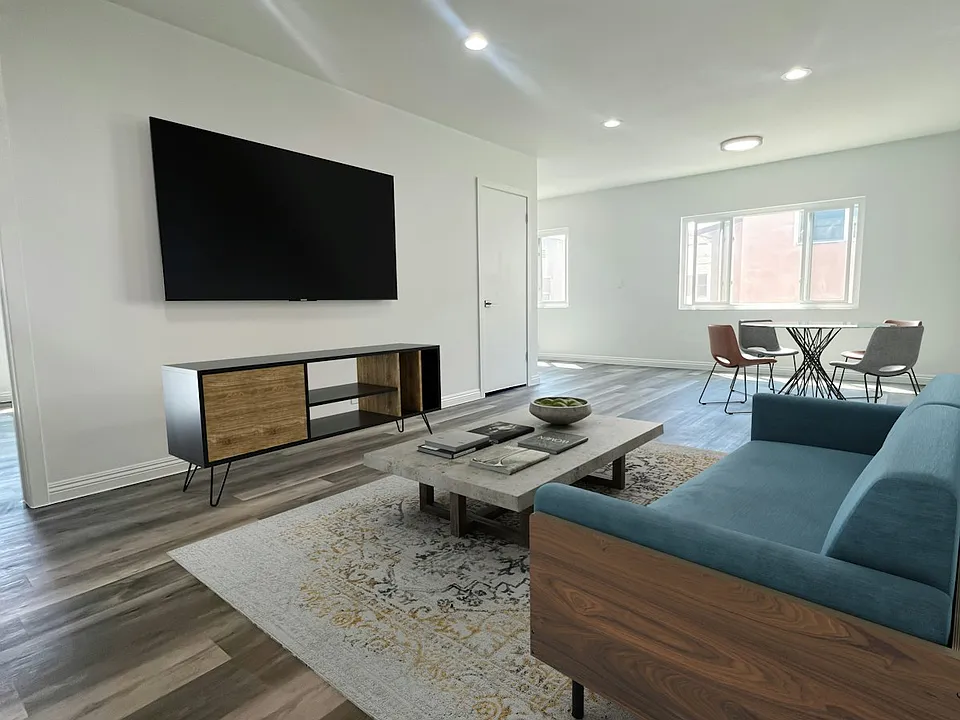 1030 E 2nd St #12