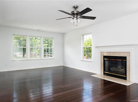 3rd image of 2419 Galena Ln