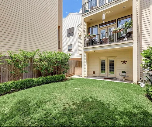 5217 Lillian St Photo 1