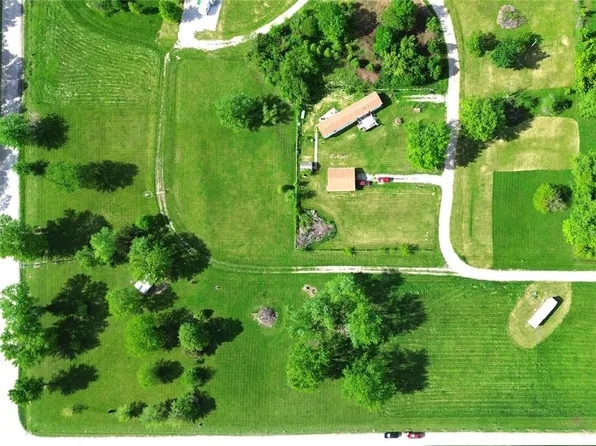 12 SE Cougar Dr, Lathrop, MO 64465