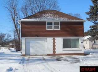 209 Dill Ave SW, Madelia, MN 56062