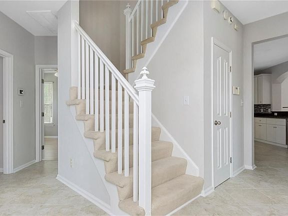 4th image of 2573 Springhaven Dr