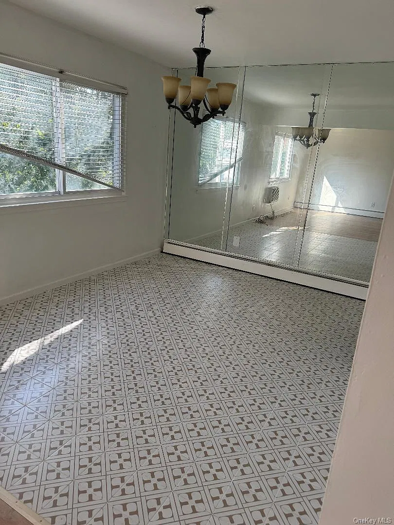 3 bed, 2.0 bath, 3432 sqft, $2,900 — Photo 2