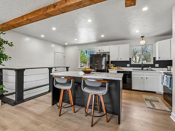 4th image of 8651 W 88th Pl