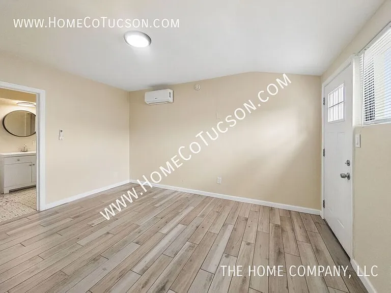2714 N Hopi Pl #7 — Photo 2