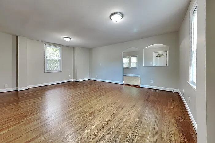 501 Fairview Ave — Photo 6