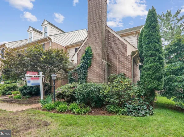 10714 Brewer House Rd, Rockville, MD 20852