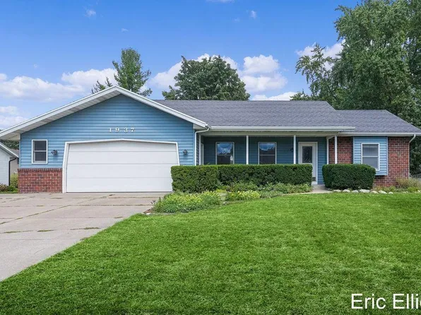1937 Mulberry Ln, Jenison, MI 49428