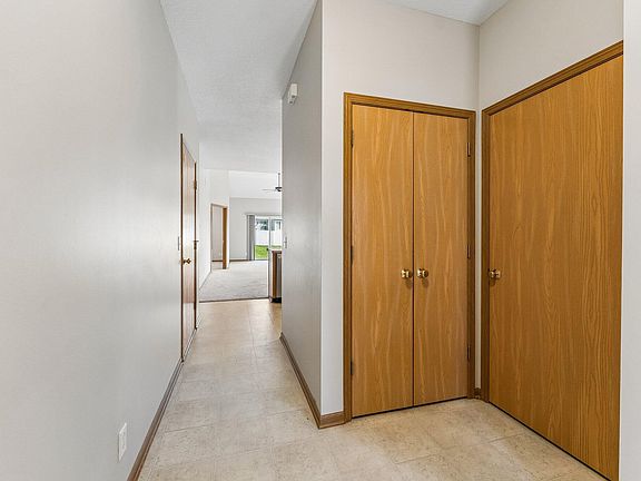 5th image of 5360 Lynch Cir