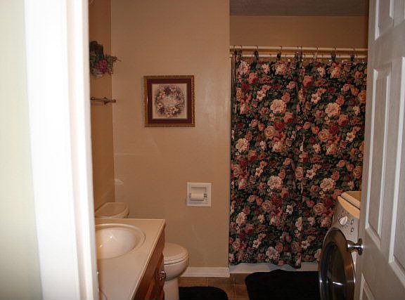5th image of 764 Berwyn Ave
