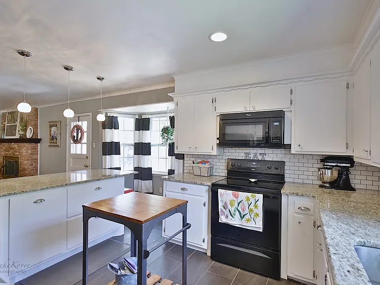 2132 Sylvan Dr — Photo 13