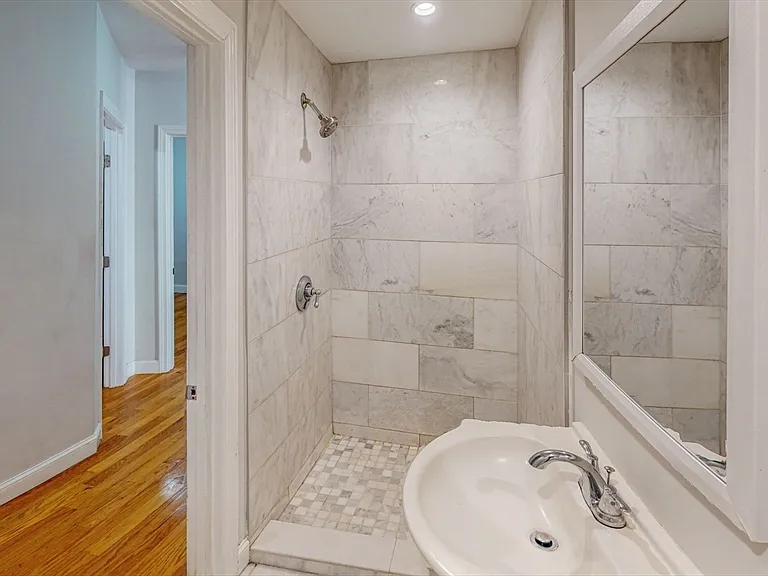 67 Marion St #2 — Photo 7