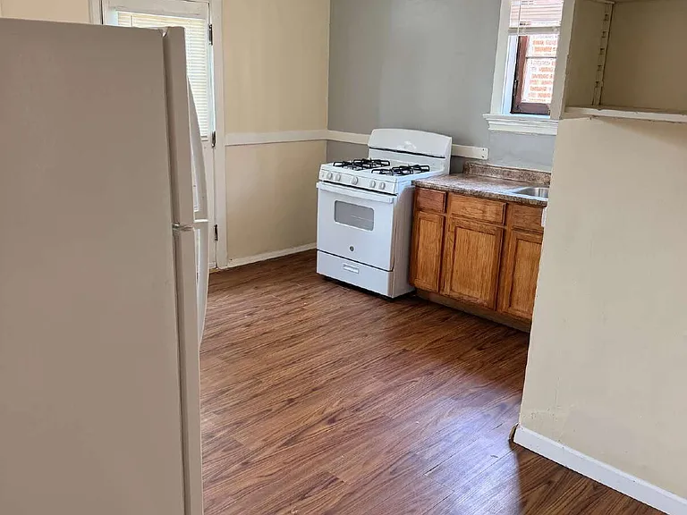 3702 Bates St #2F — Photo 14