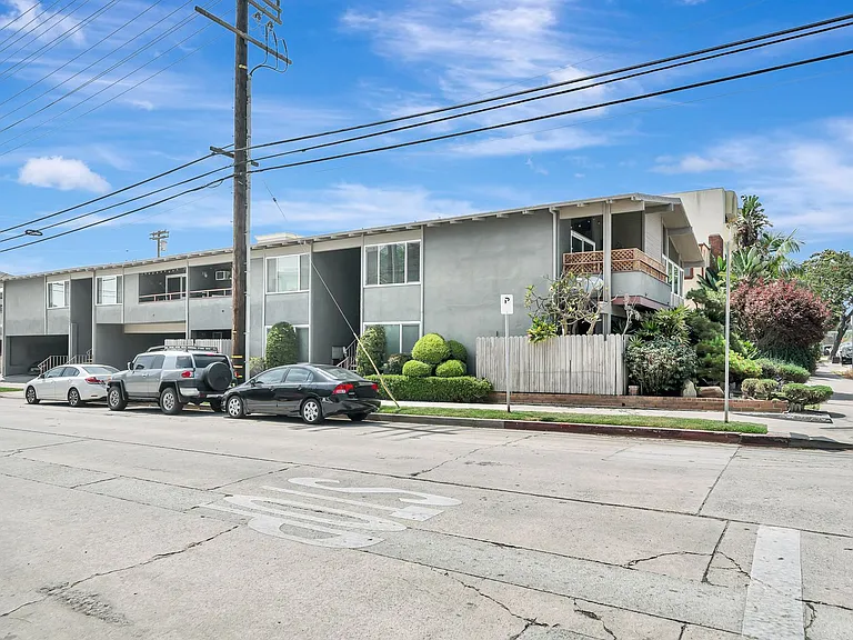 1751 Colby Ave #4 — Photo 34