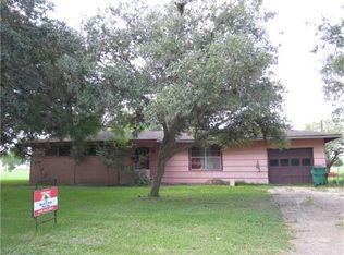 402 Tegner St, El Campo, TX 77437