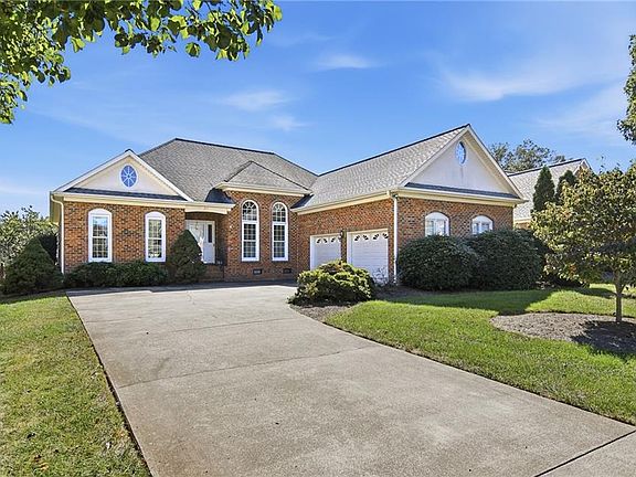 2nd image of 261 Kingsmill Dr
