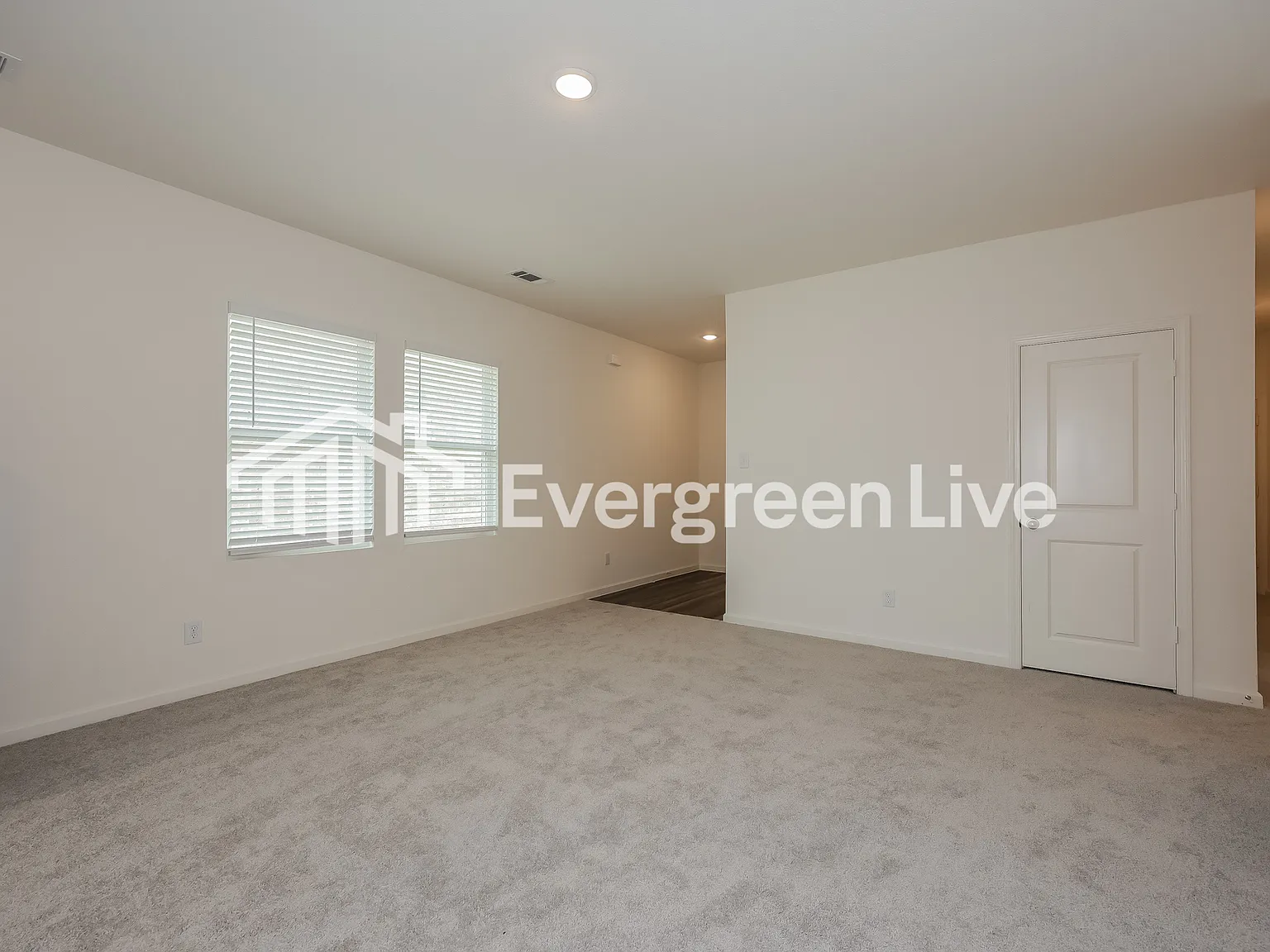 3 bed, 2.0 bath, 1200 sqft, $1,605 — Photo 4