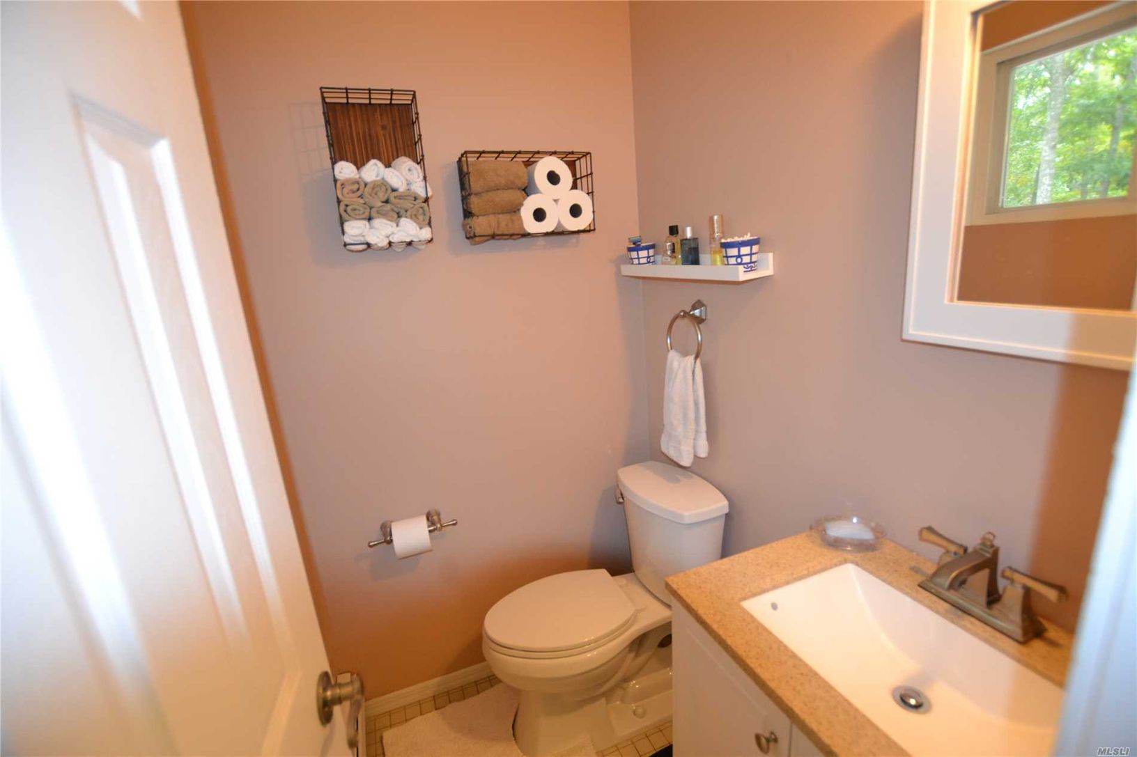  Clean and Ready to Move In