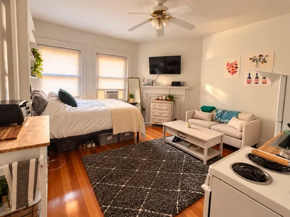 126 Saint Marys St #5, Boston, MA 02215