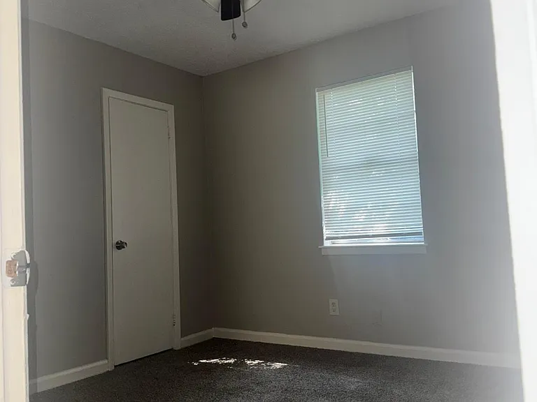 3004 Walker St — Photo 12