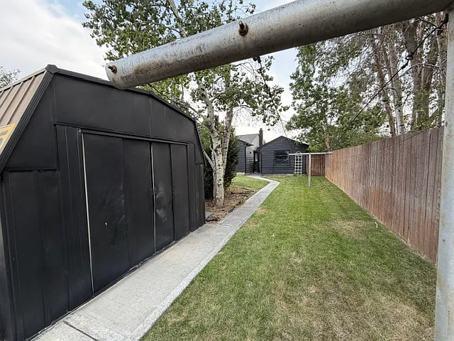 4 bed, 2.0 bath, 1800 sqft, $1,750 — Photo 4
