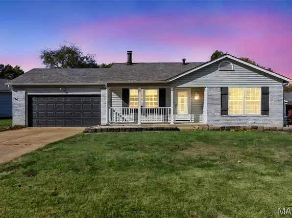 218 Laurelwood Dr, Saint Peters, MO 63376