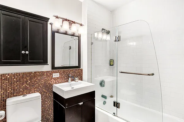 Rented by Compass | media 9