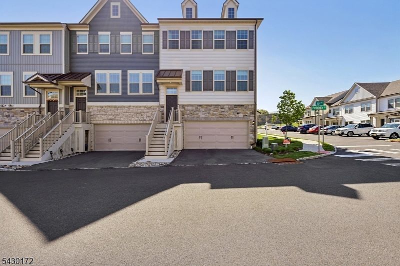 1st image of 1 Periwinkle Ln