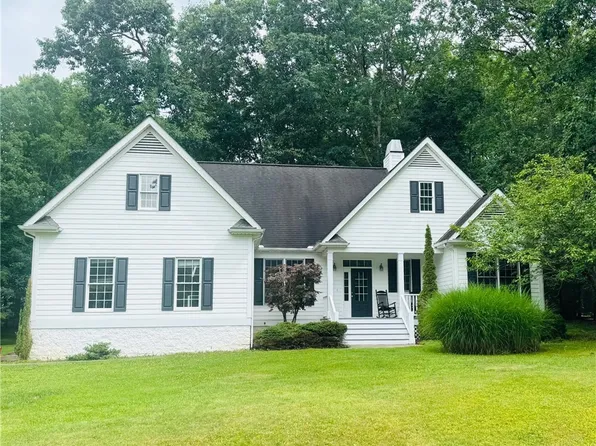 109 Hawthorn Ln, Daniels, WV 25832