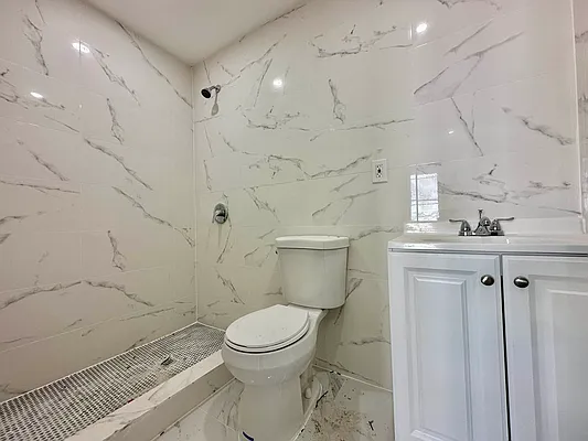 Rented by GROOME REALTY LLC | media 7