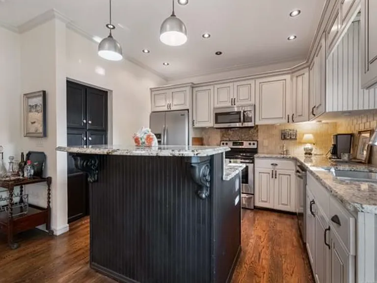 1627 S Lewis Ave — Photo 17