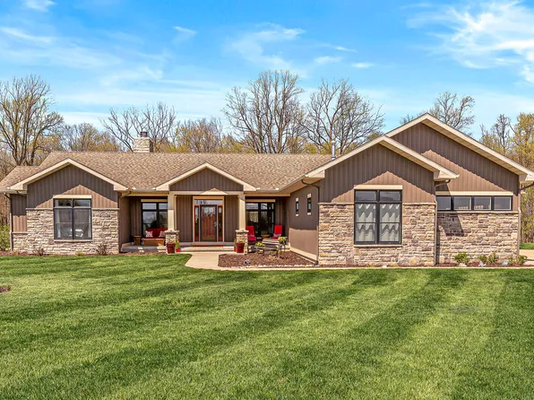 10353 Jill Ln, Berrien Springs, MI 49103