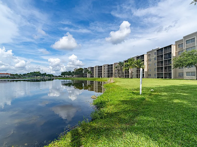 Legacy Lake Vista — Photo 4