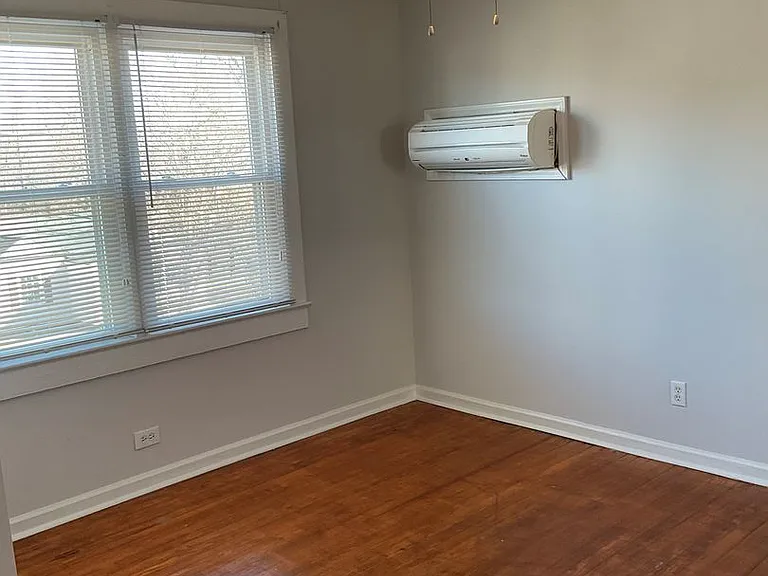 320 3rd St #5 — Photo 5