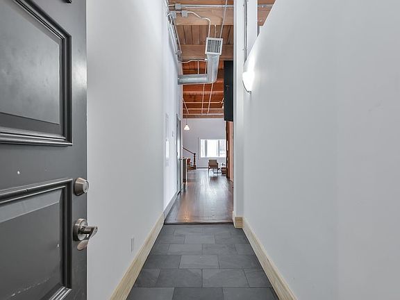 3rd image of 2400 Mechanic St APT 105