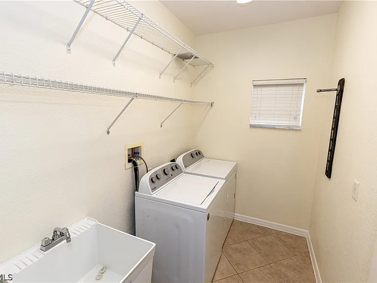 17007 Tremont St — Photo 23