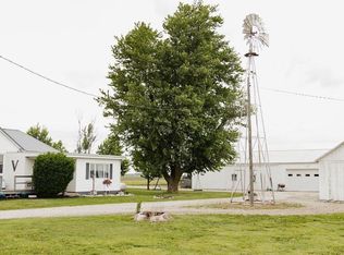 2201 N 2700th Ave, Golden, IL 62339