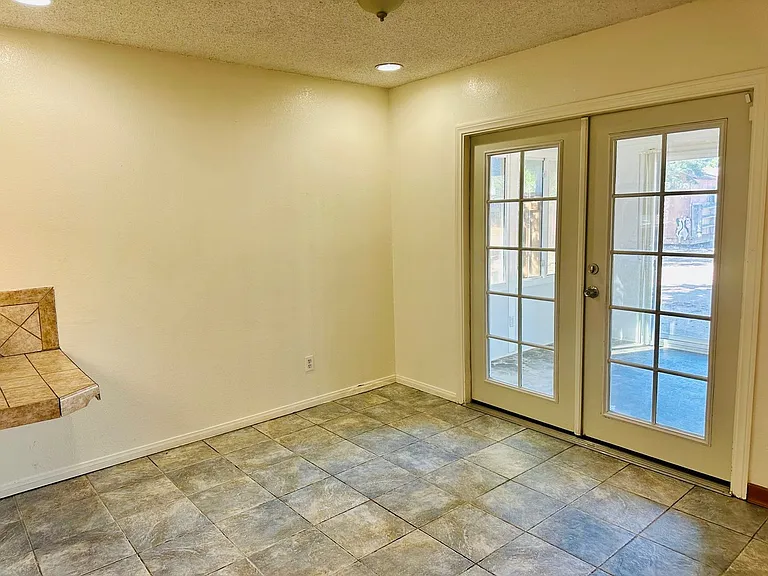 7578 Paisley Ave — Photo 20