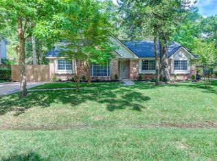 561 Landfall Ln, Conroe, TX 77302