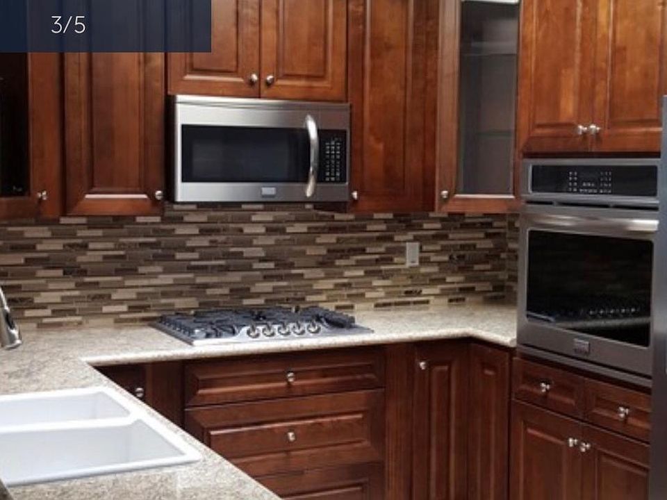 1st image of 10950 Bloomfield St Unit 102
