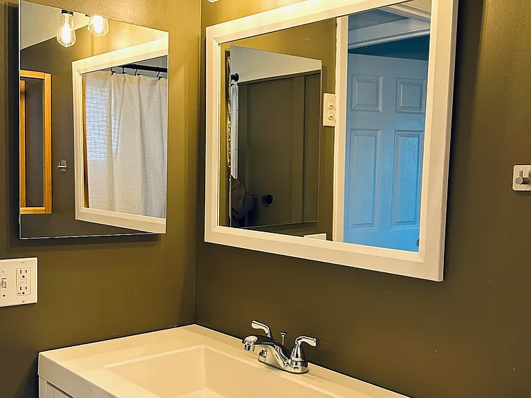 4444 Swift Rd #2 — Photo 4