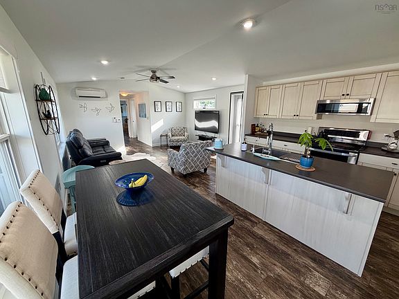 4th image of 56 Merriweather Cres